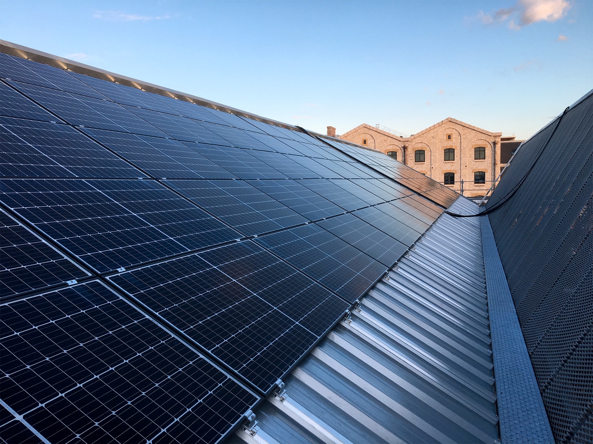 Panneaux Solaires Toiture - LARIVIERE