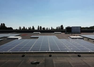 toit-terrasse-photovoltaïque-supermarché