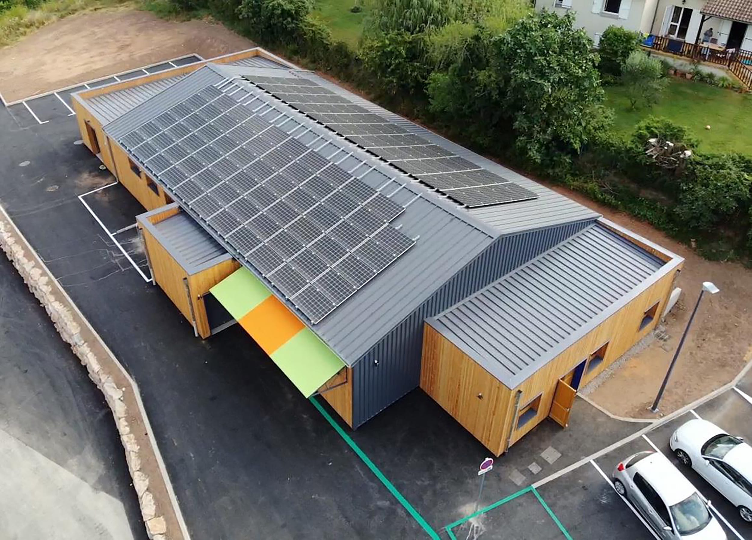 Our photovoltaic mountings on the roof of a health food shop